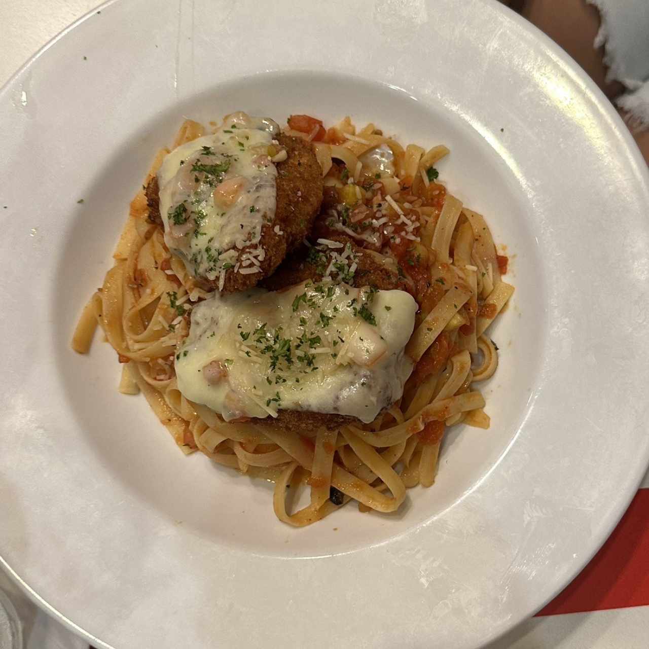 FETTUCCINE ALFREDO WITH CHICKEN