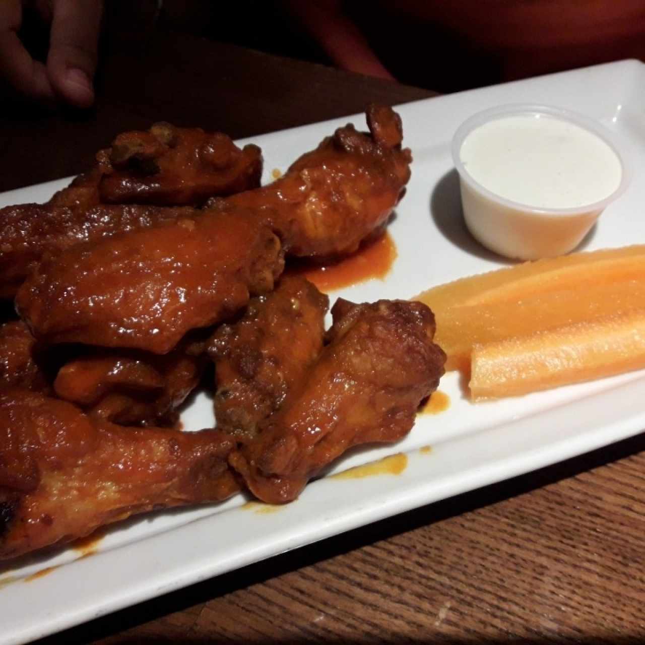 wings con salsa bufalo