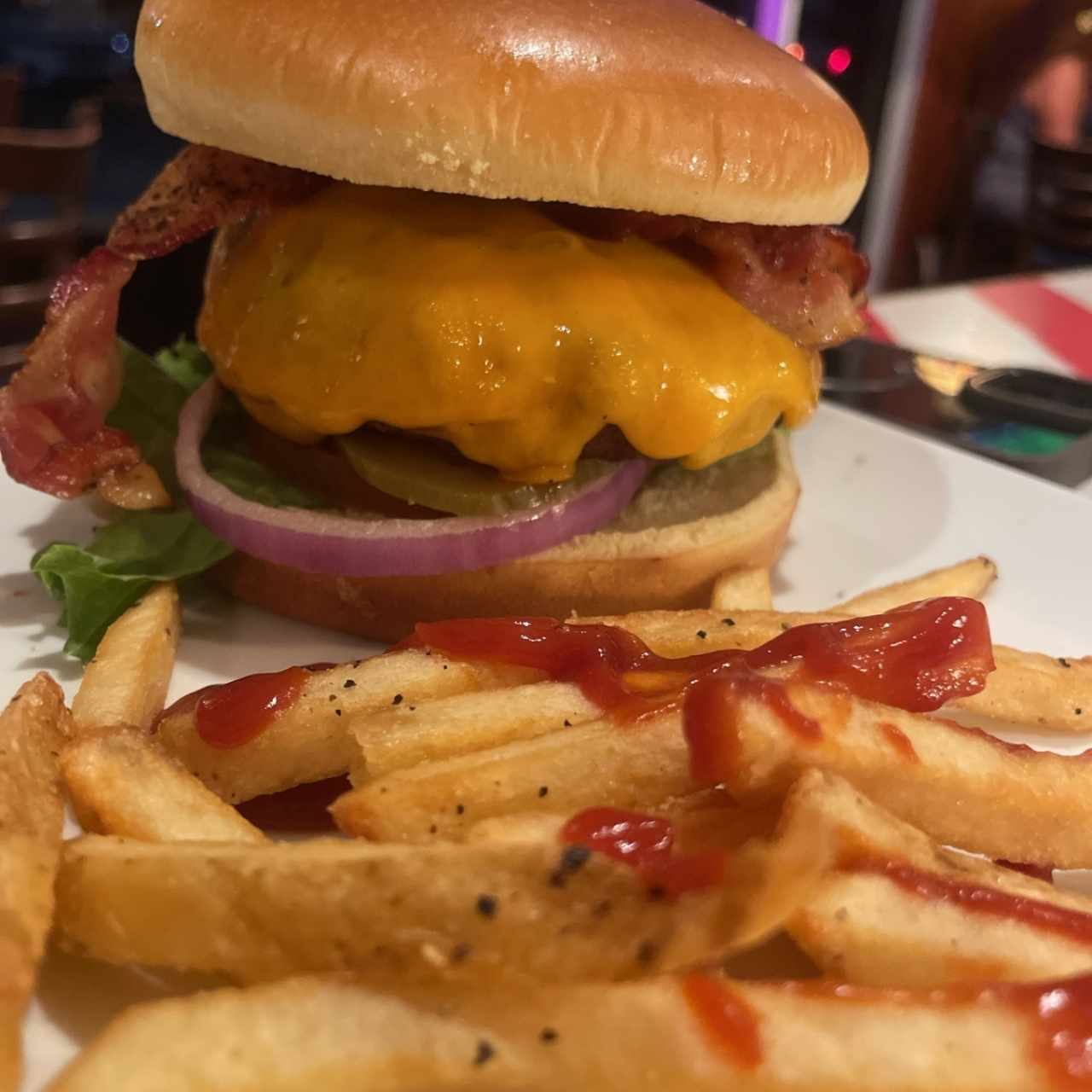 Burgers - CHEESY BACON CHEESEBURGER