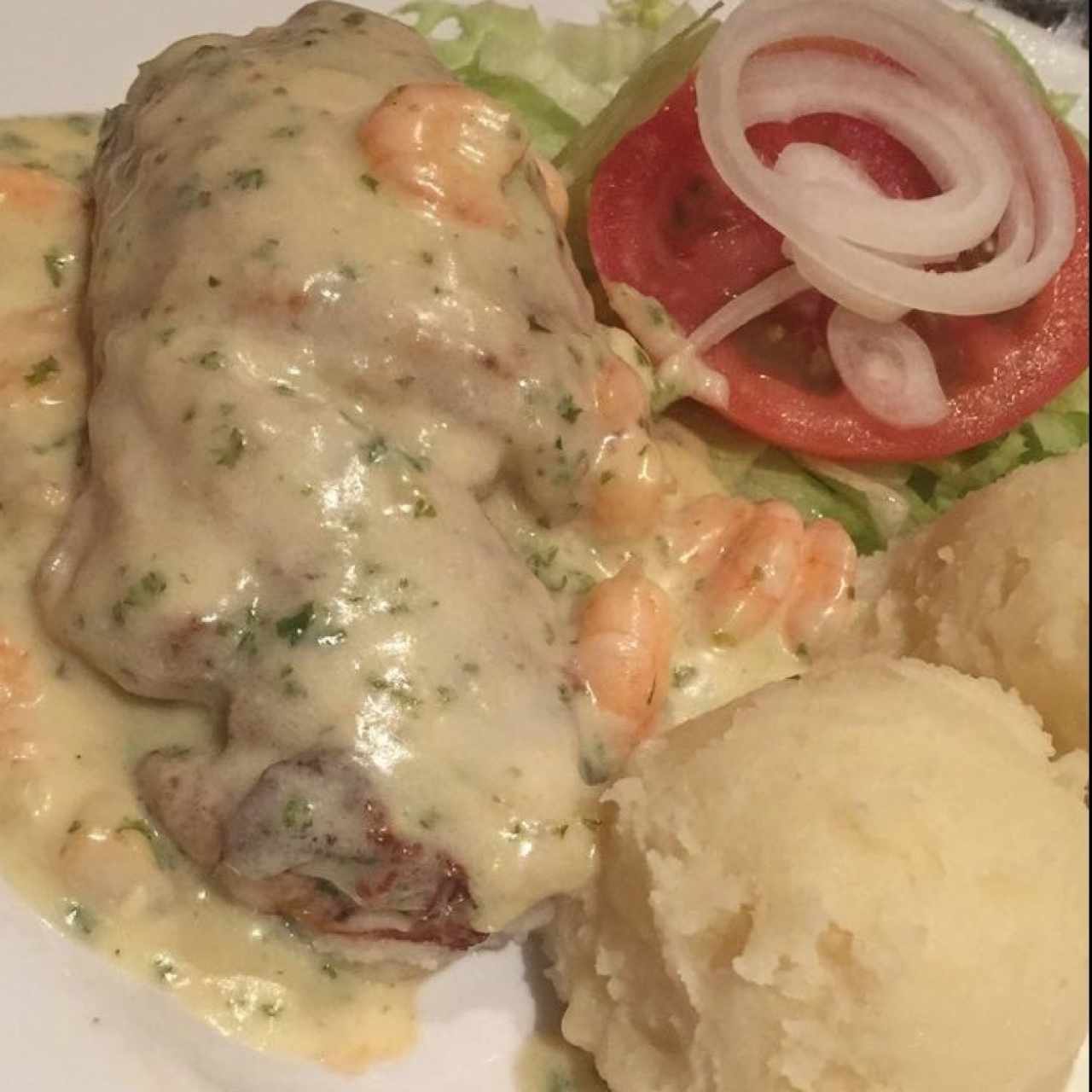 corvina rellena de mariscos