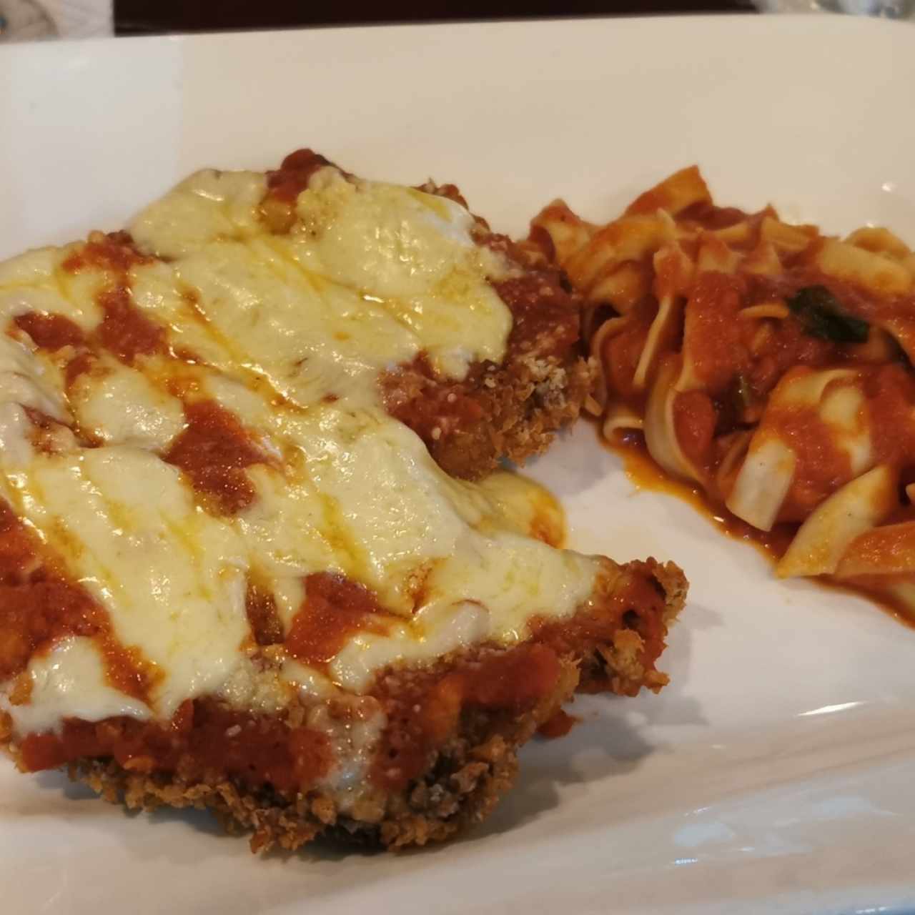 filete parmesano con fettuccini