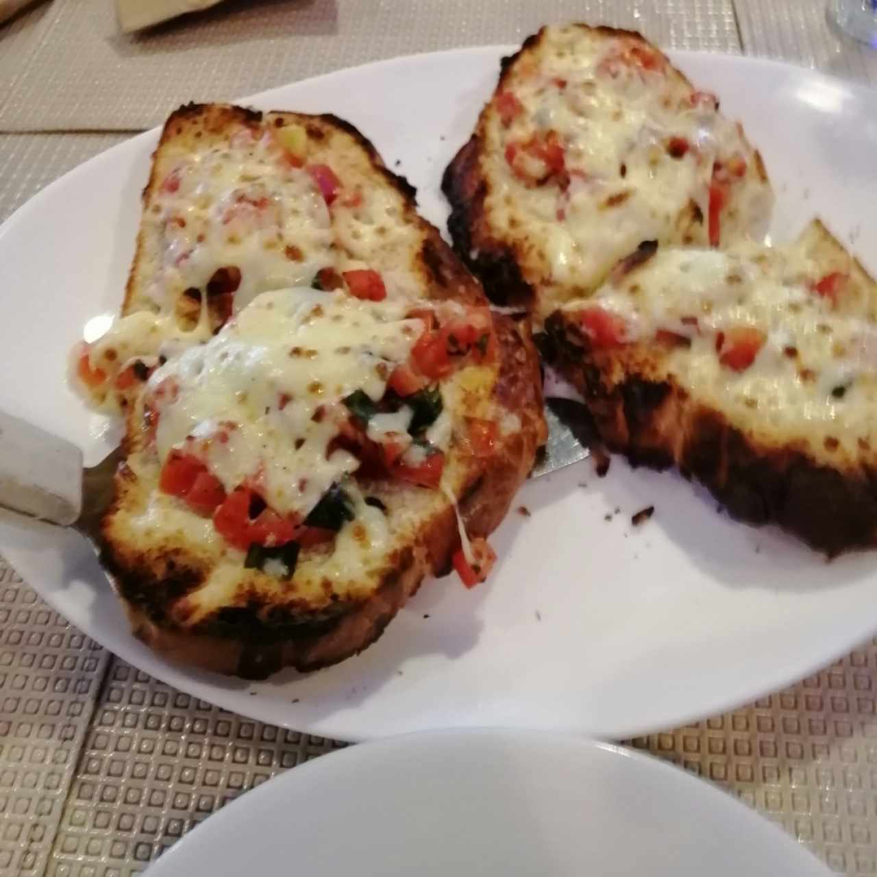 Entradas - Bruschetta Pomodoro