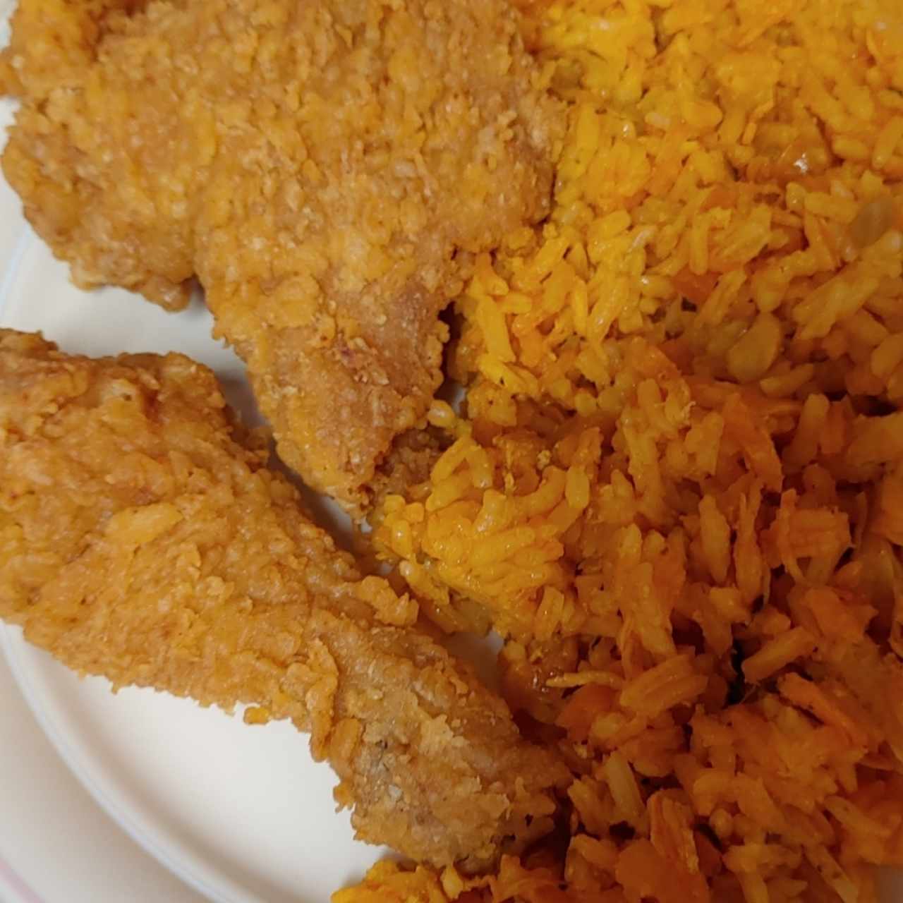 pollo frito con arroz