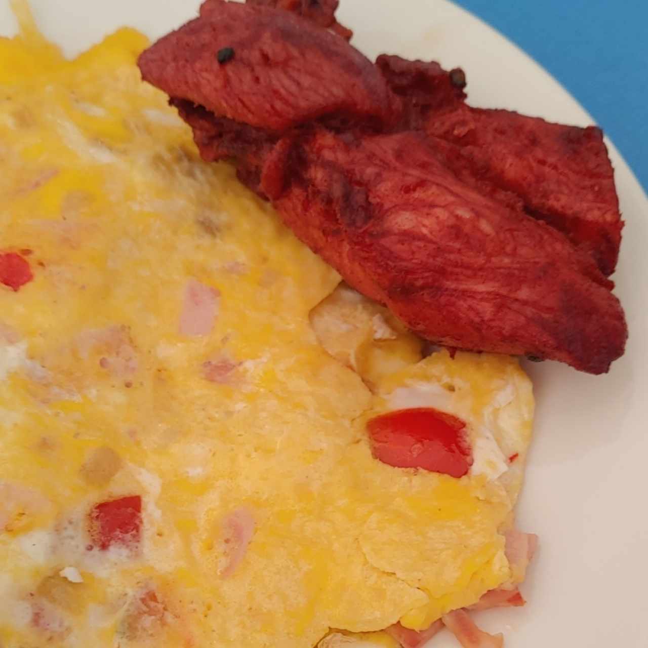 omelette y tasajo