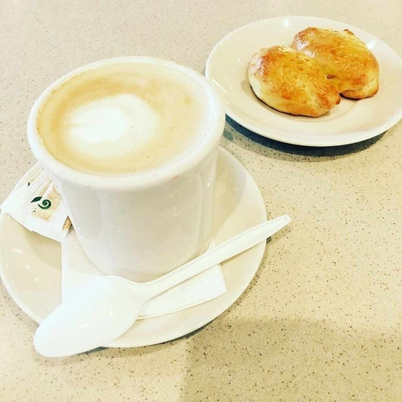 Café con Leche y Pan de la Arena