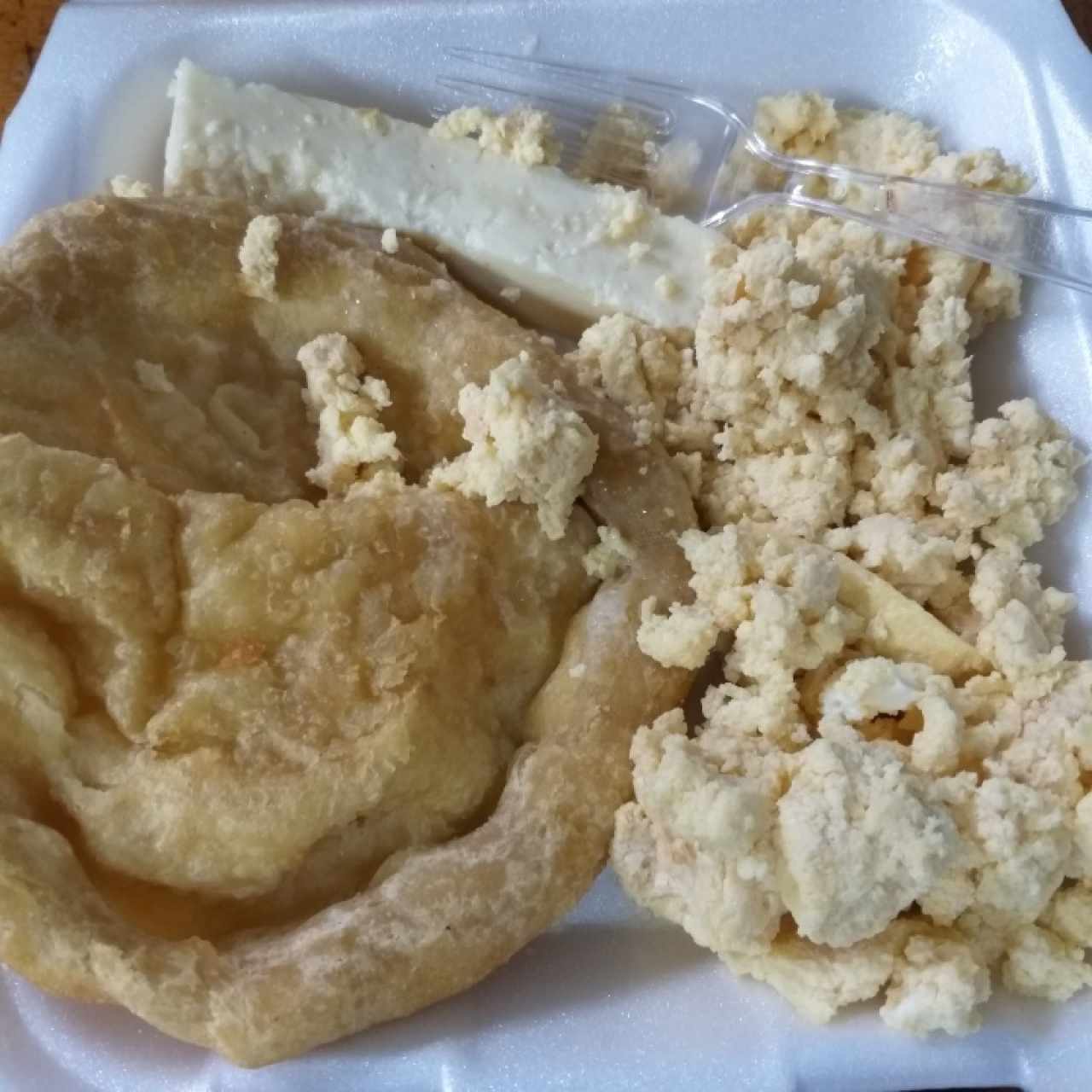 hojaldre queso blanco huevo revuelto