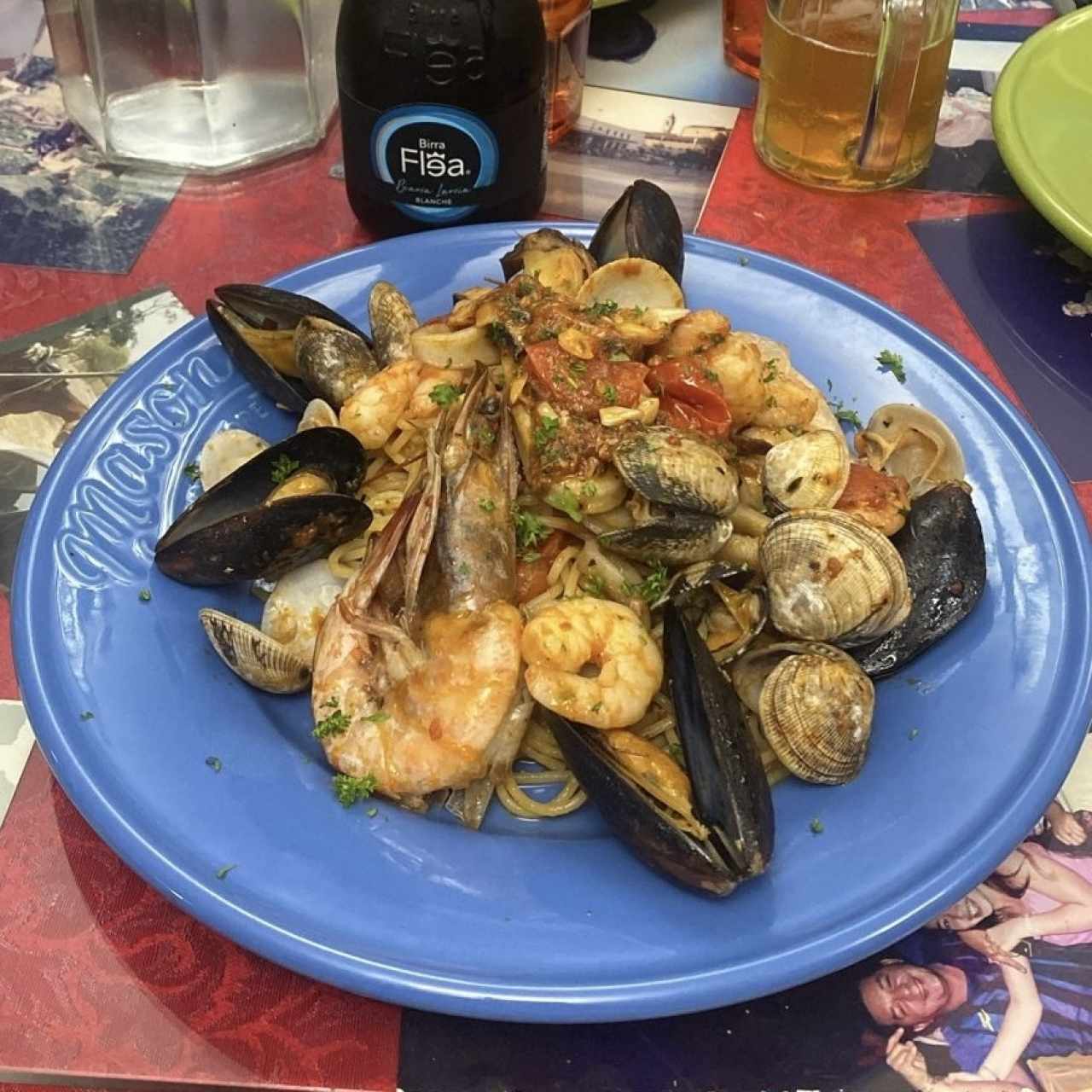 Spaghetti a la Pescatore en salsa de tomate