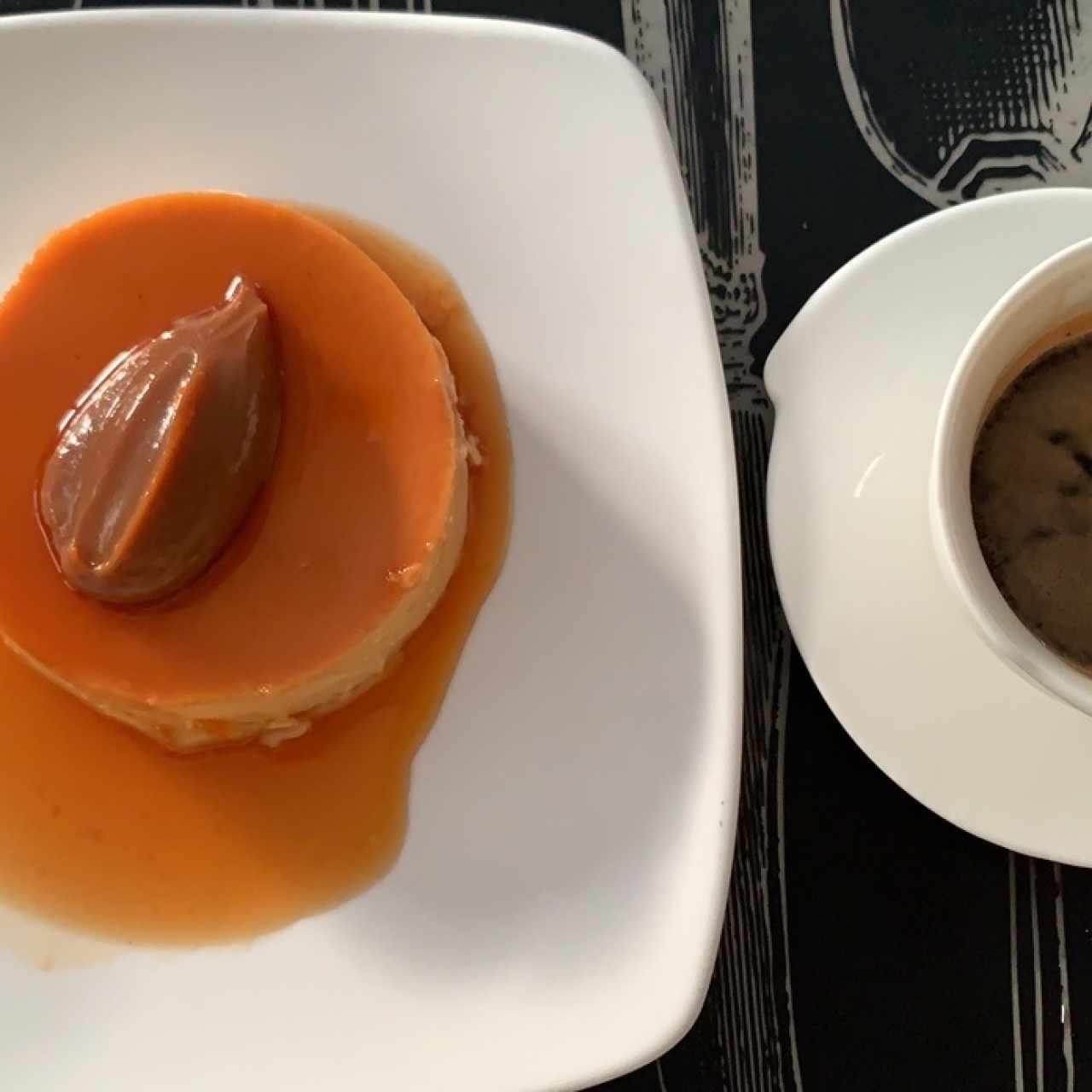 flan y un expreso