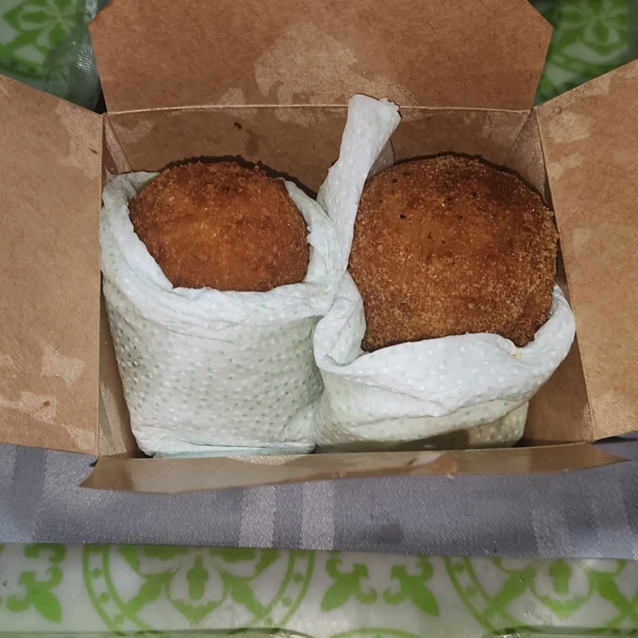 Arancino (Croquetas de arroz frito rellena)
