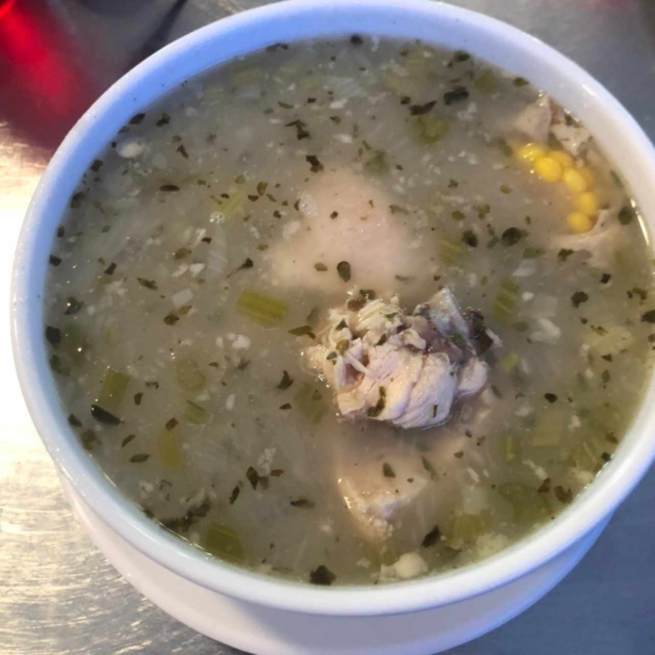 sopa de pollo