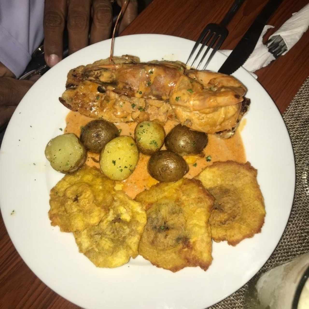 Filete de Corvina en salsa de langostinos