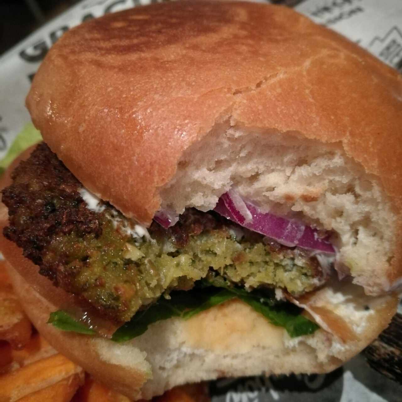 Falafel burger 