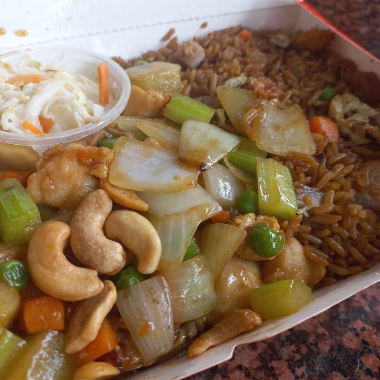  Pollo con vegetales al wok