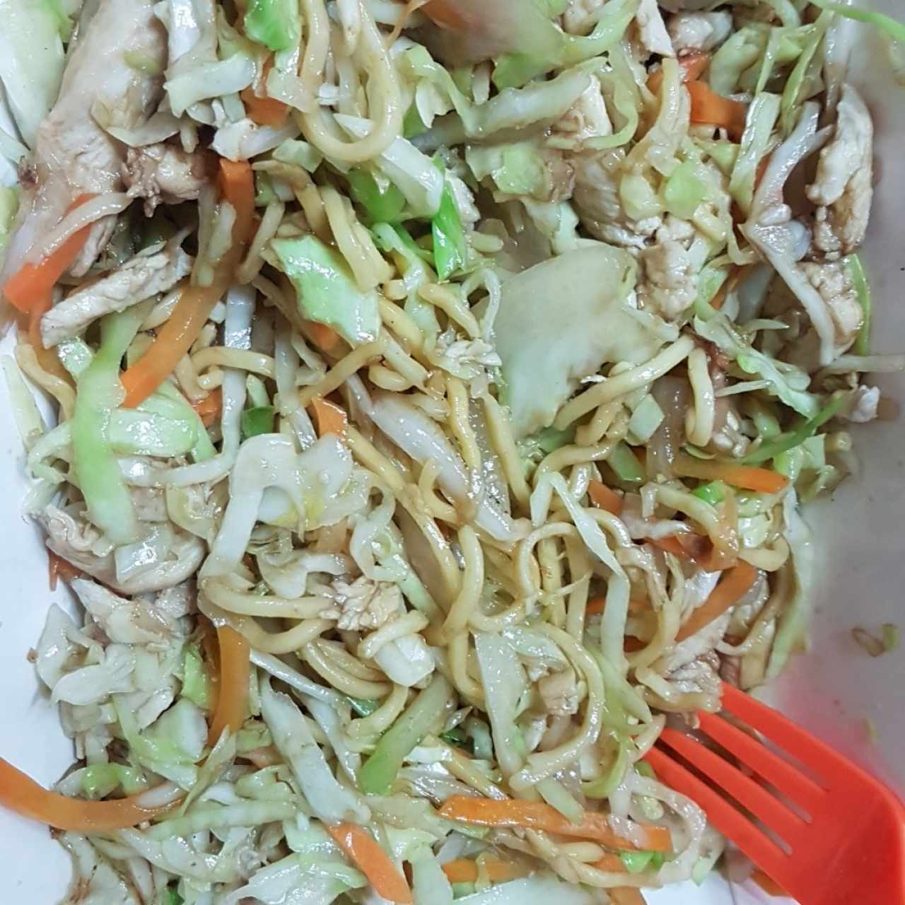 Chowmein de pollo