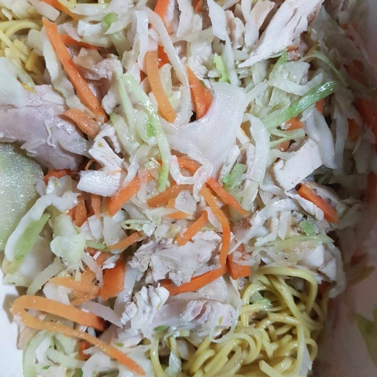 chow mein de pollo