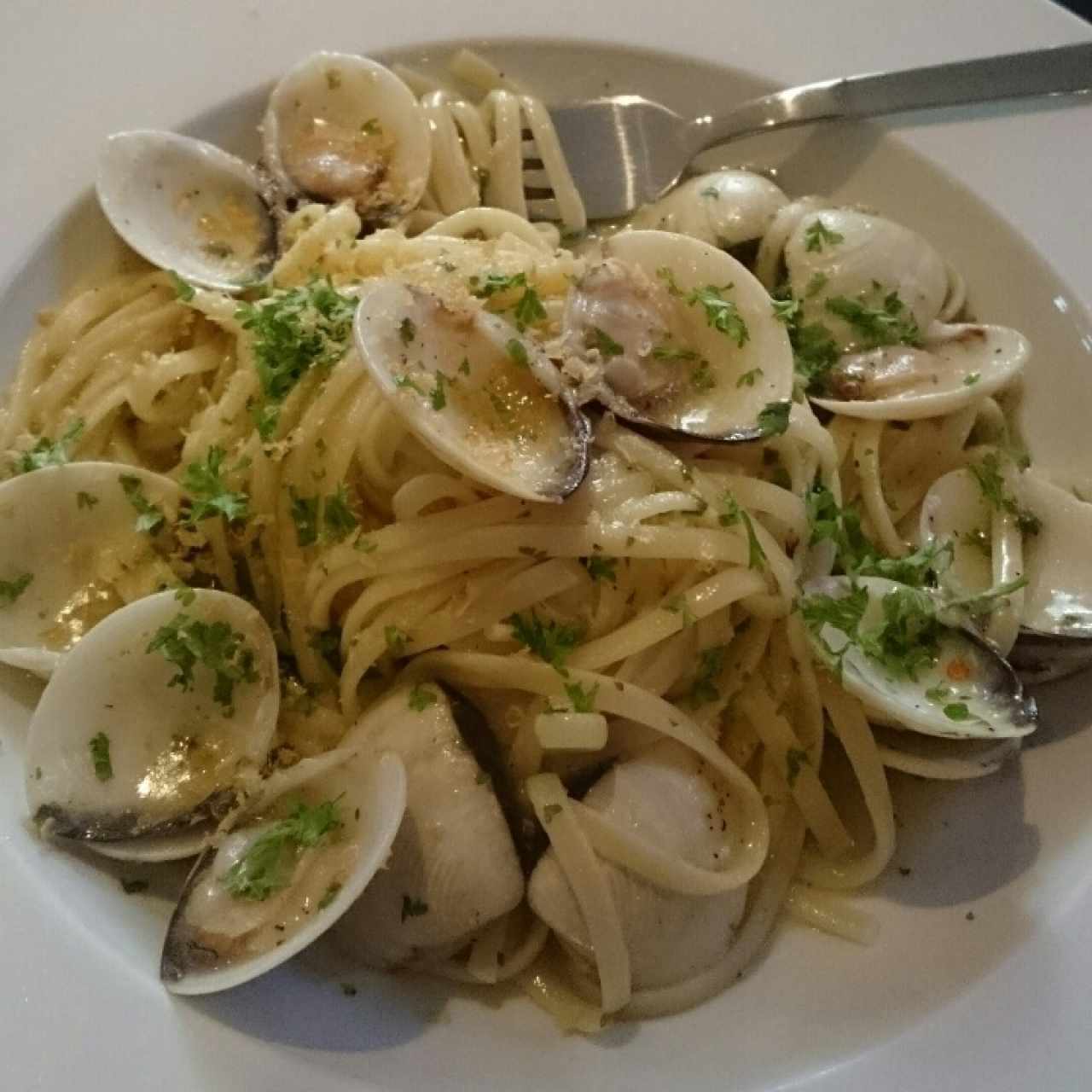 Linguini con almejas