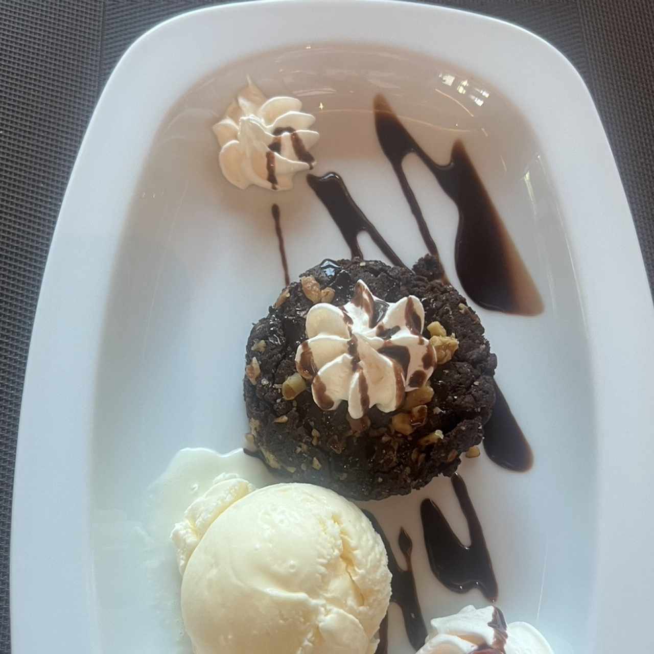 Brownie de Nueces y Helado