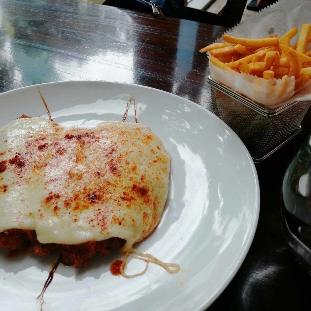 Milanesa de filete de res a la napolitana