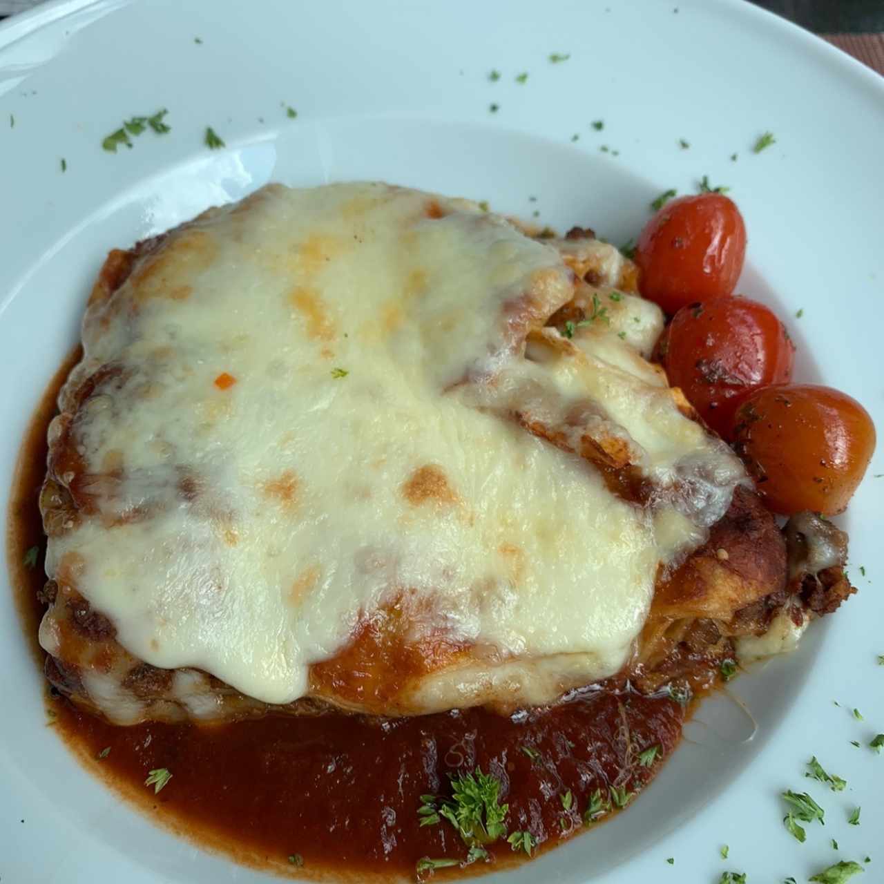 Lasagna de carne gratinada