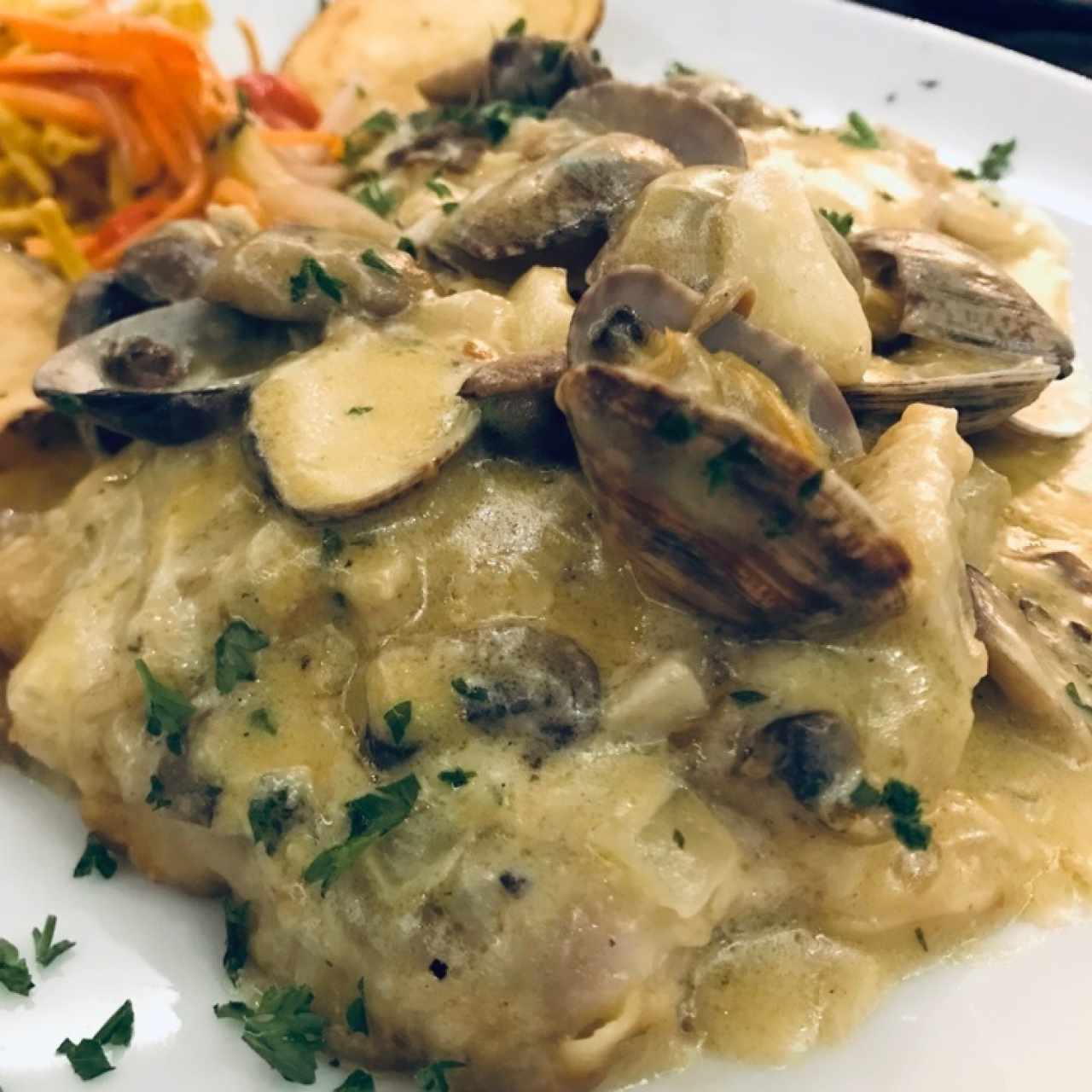 Corvina con almejas tío Pepe