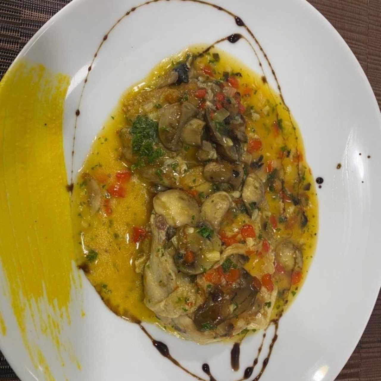 Pollo al ajillo 