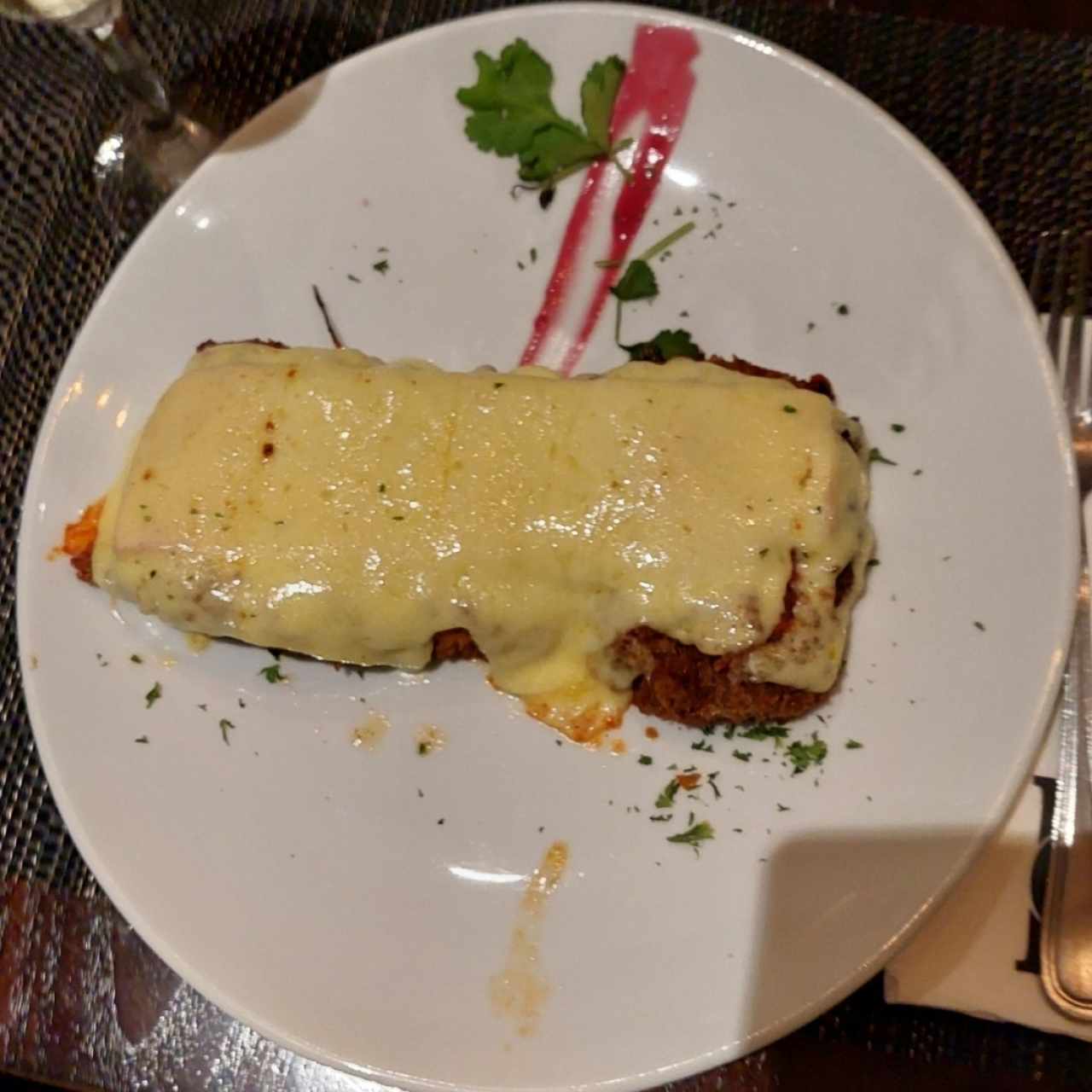 Milanesa de filete de res a la napolitana