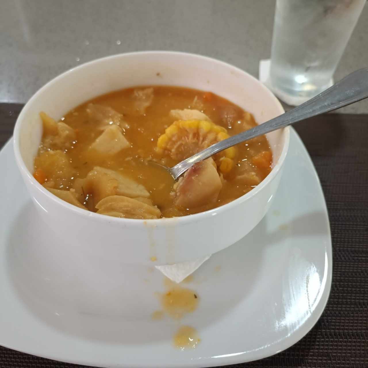 sopa de pata con arvejas