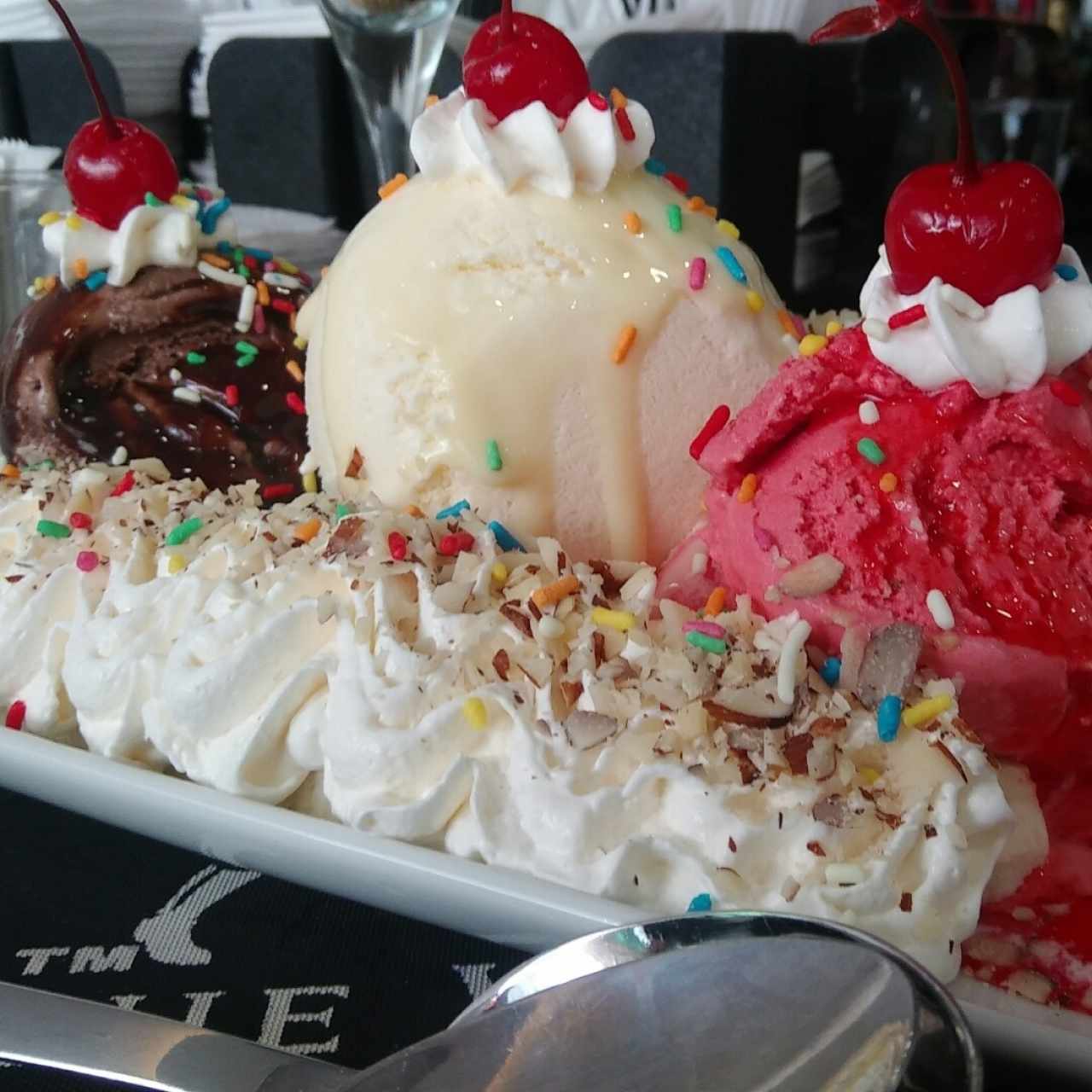 Postres - Banana split Madero