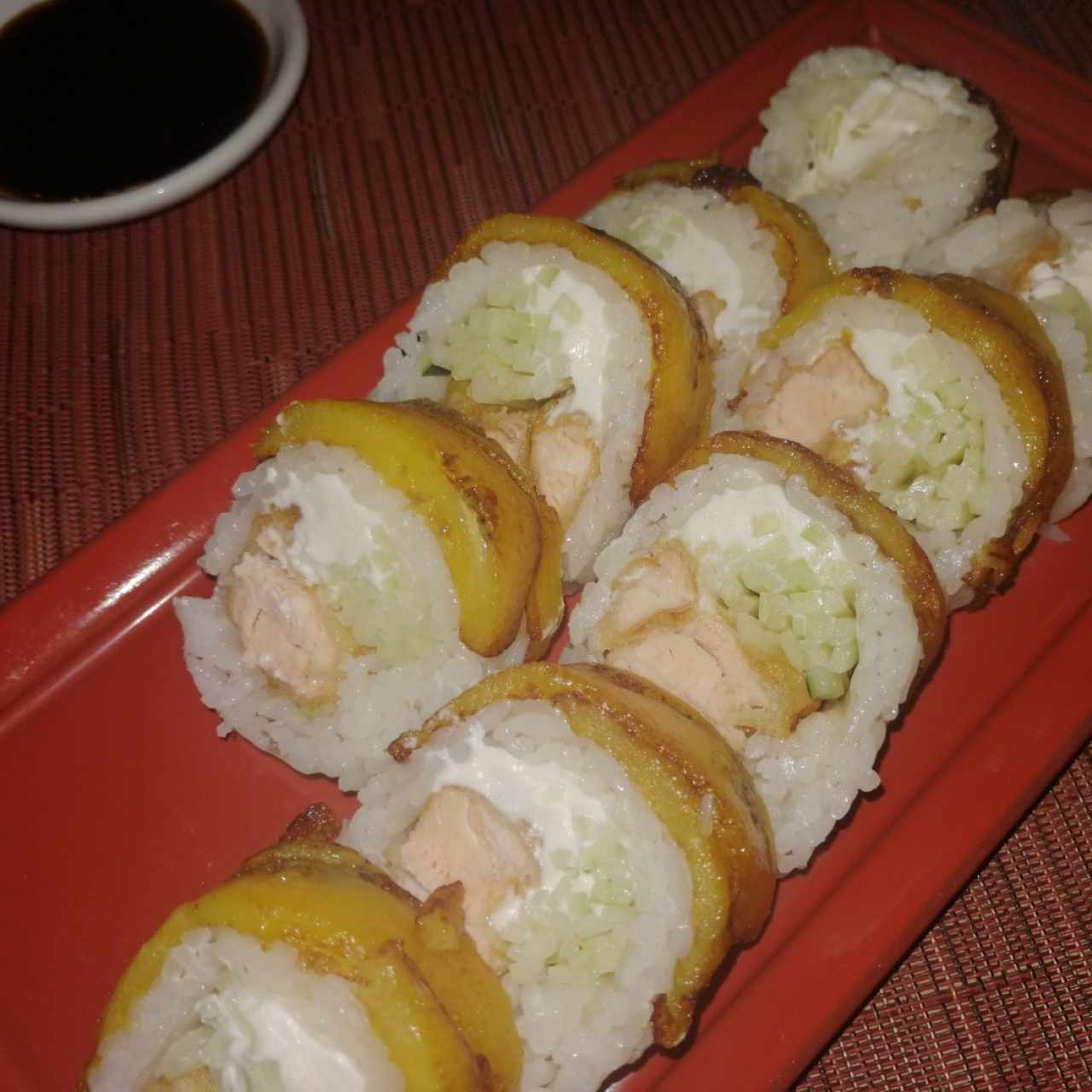 Alaska roll con platano 