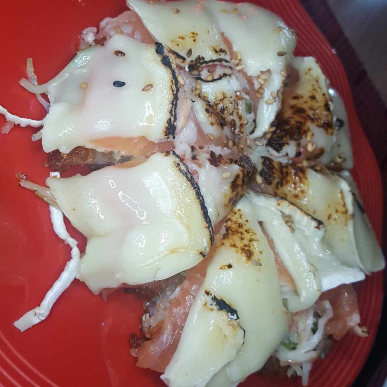 Sushi pizza de atún o salmón