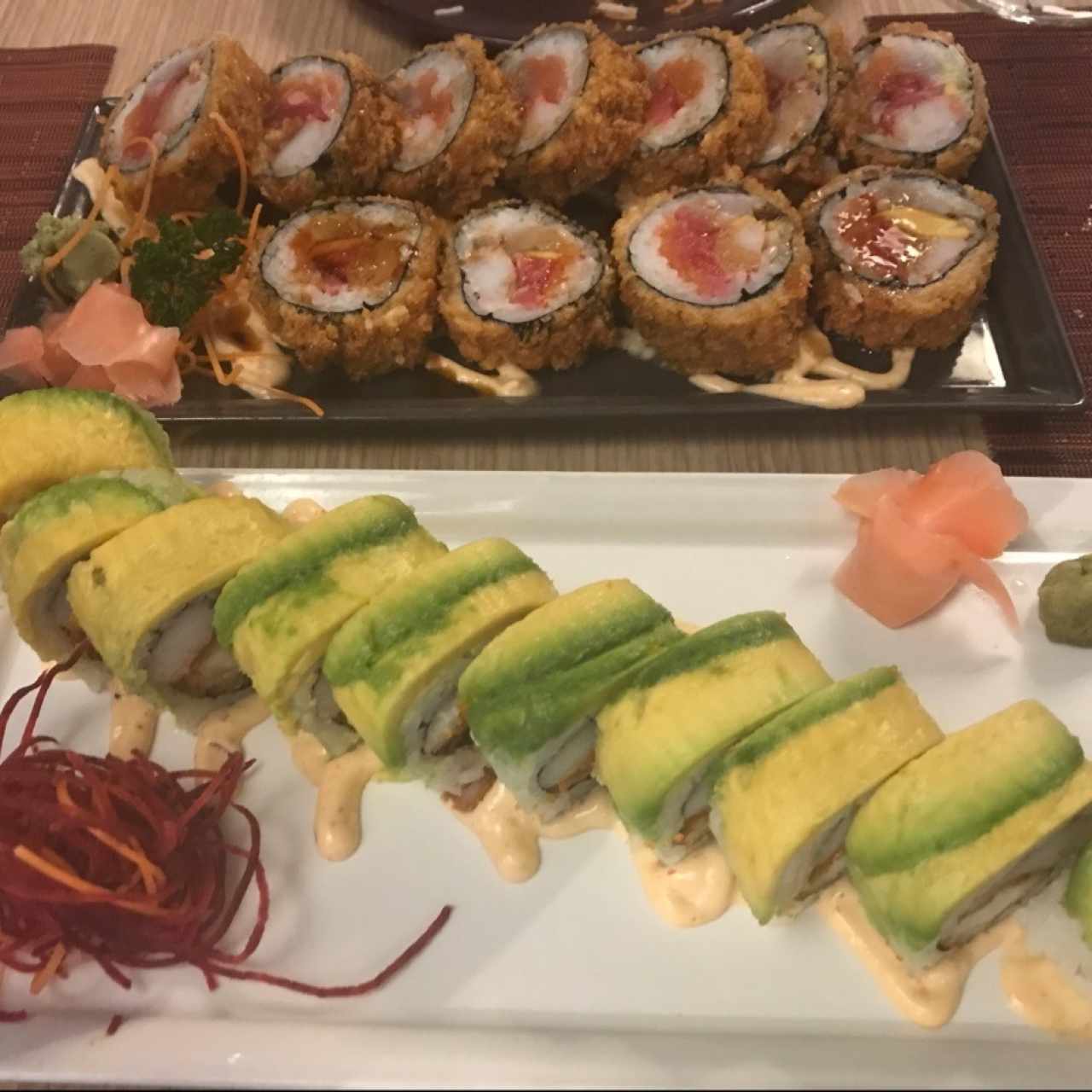 Detodo roll y dragon roll