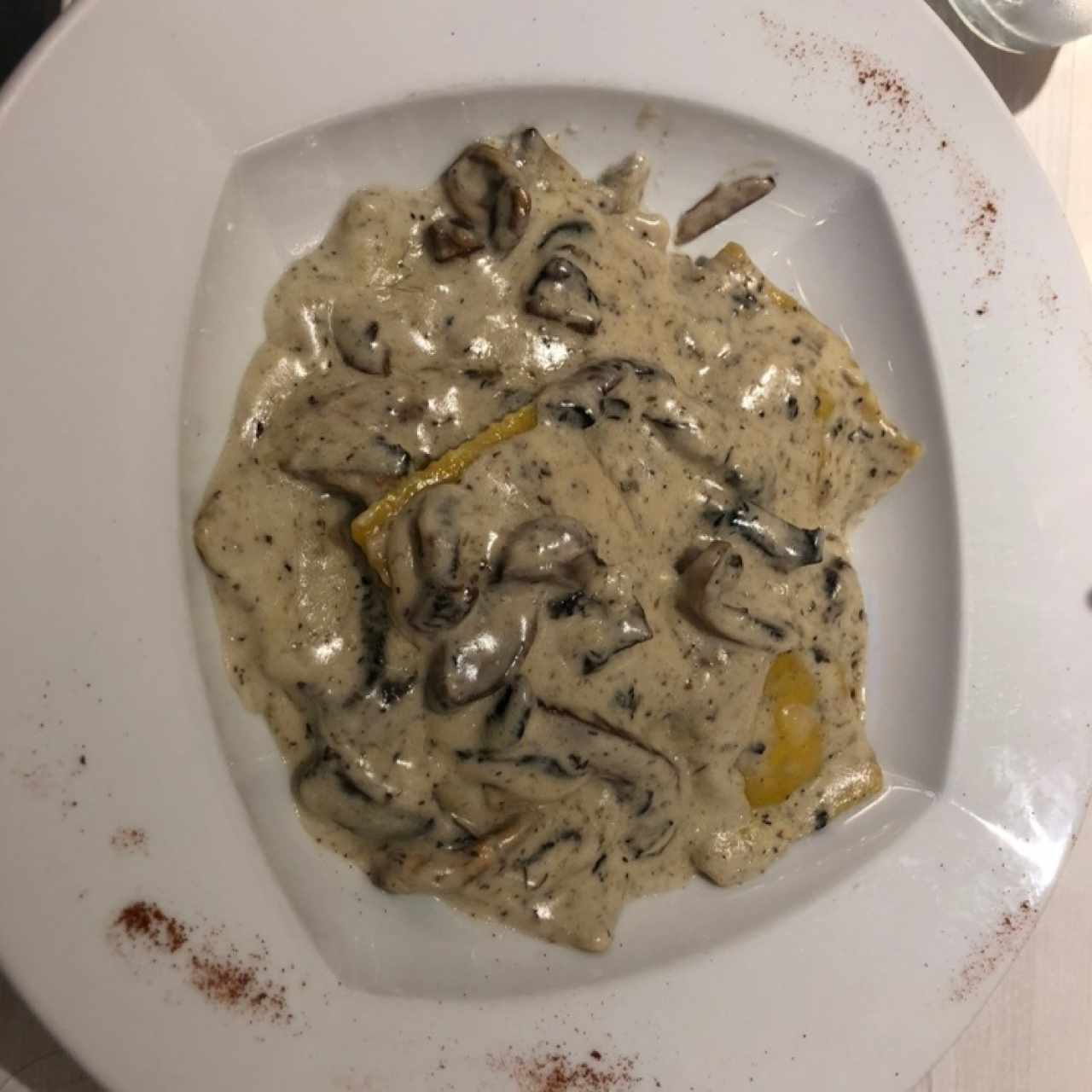 ravioli con hongos