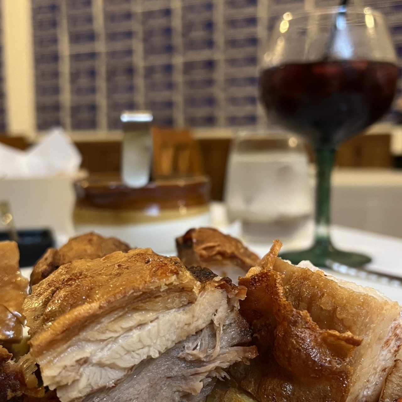 Cochinillo Asado de Nuestra Corte y Hornada