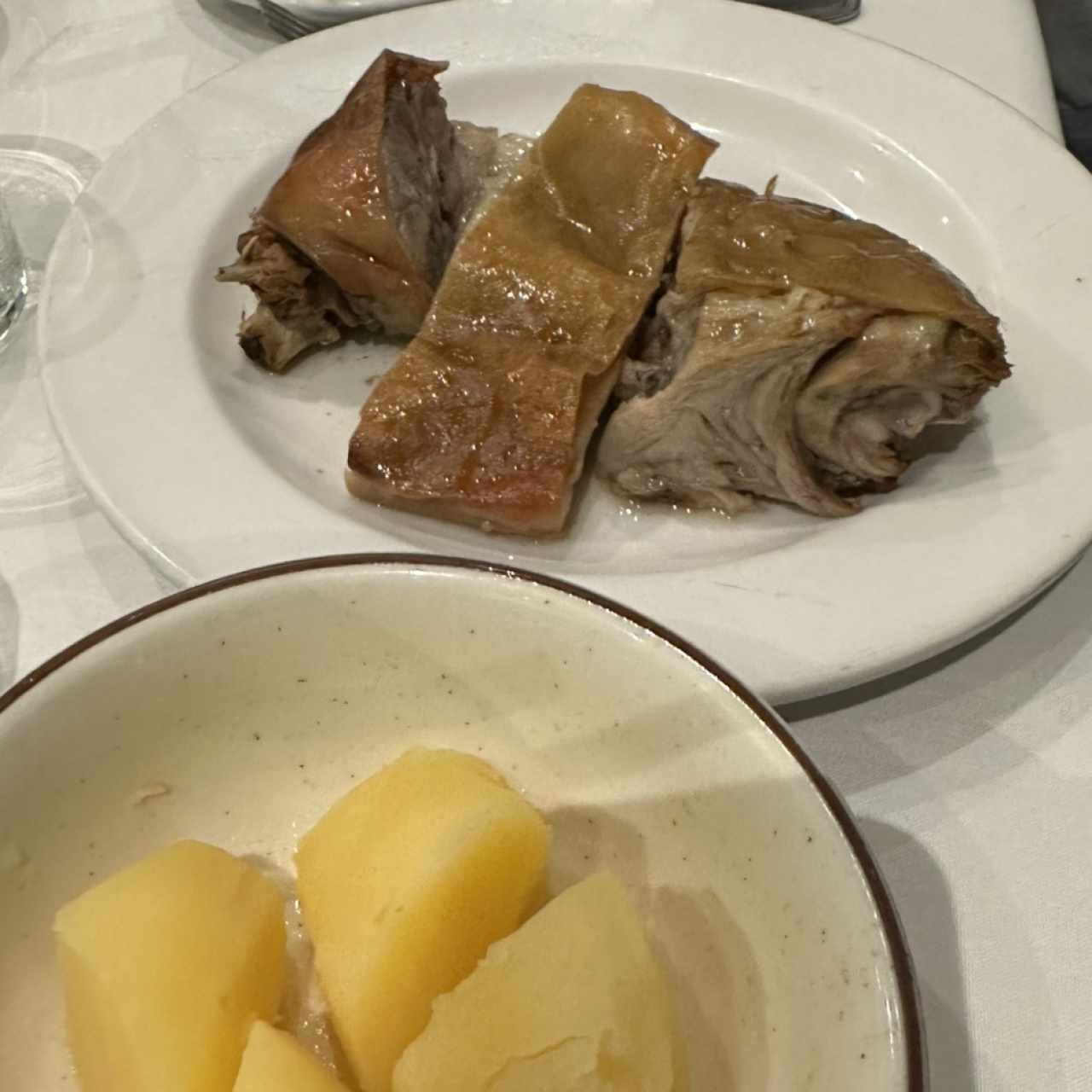 Cochinillo Asado de Nuestra Corte y Hornada