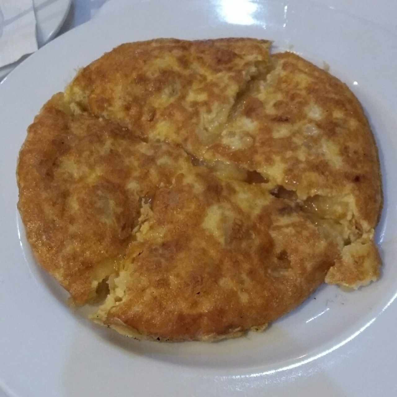 tortilla española de patatas y cebolla