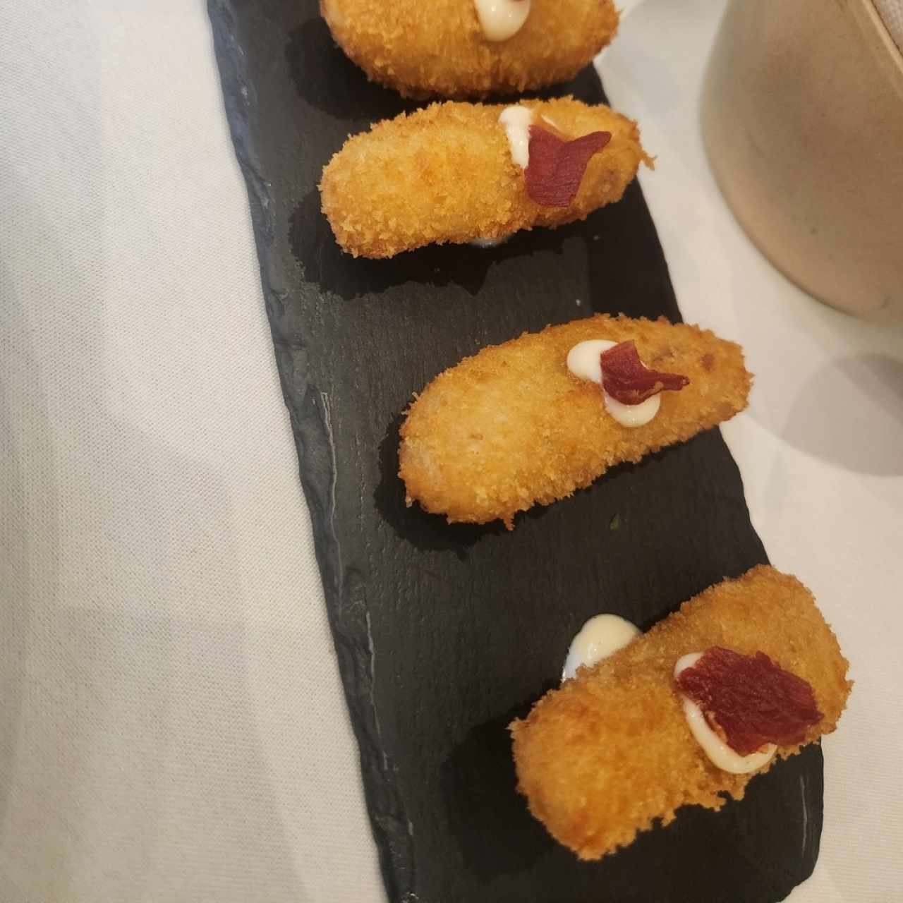 Croquetas Caseras de Jamón Ibérico, Chorizo, Pulpo o Bacalao