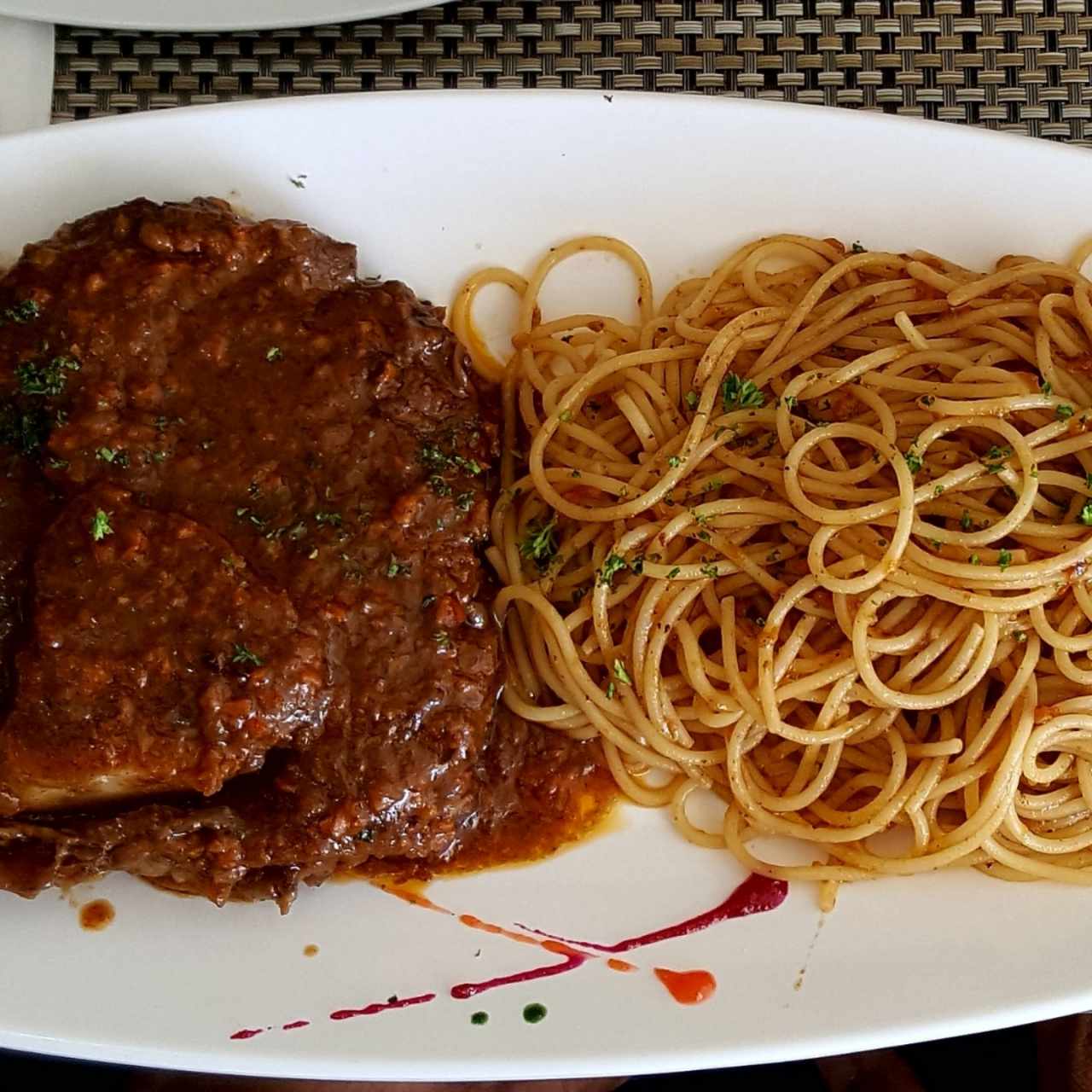 Ossobuco con spaghetti