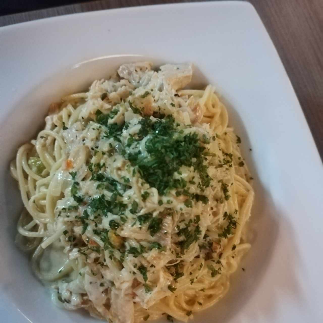 Spaguetti Alfredo con Pollo