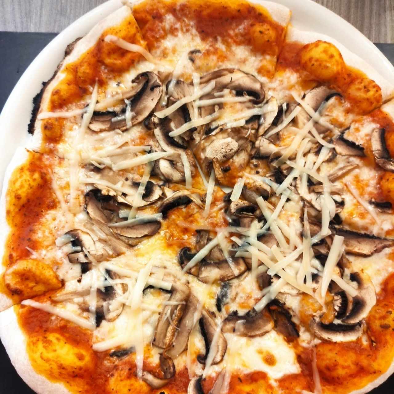 Pizza funghi