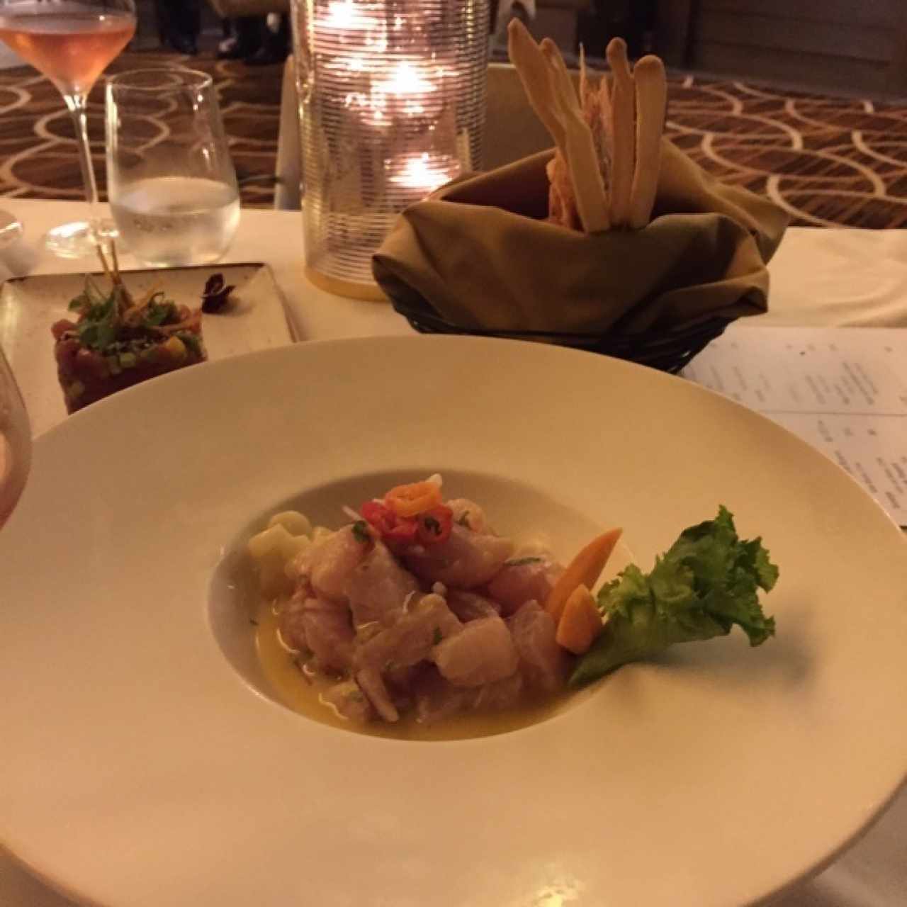 Ceviche de corvina crocante en espuma de limón