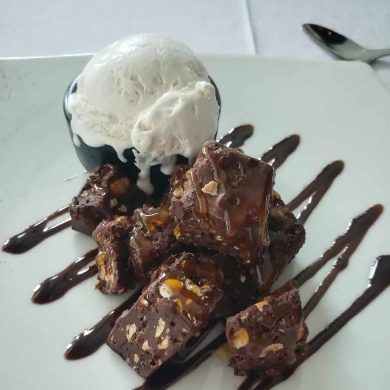 Turrón De Chocolate Con Helado A La Miel De Naranja