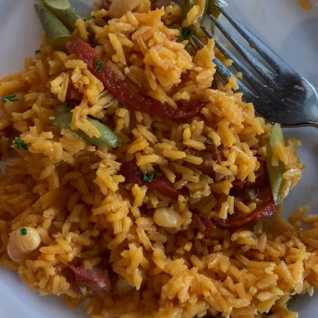 Paella de Chorizo, Habas y Esparragos Verdes