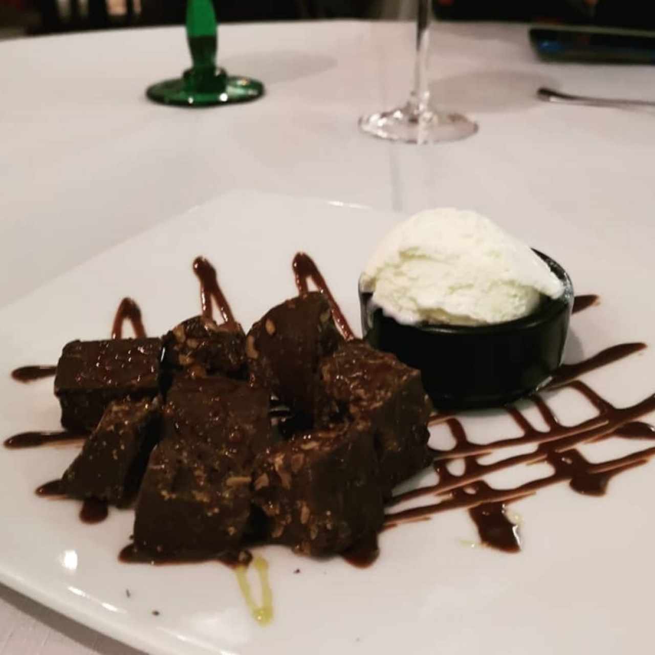 Turrón De Chocolate Con Helado A La Miel De Naranja