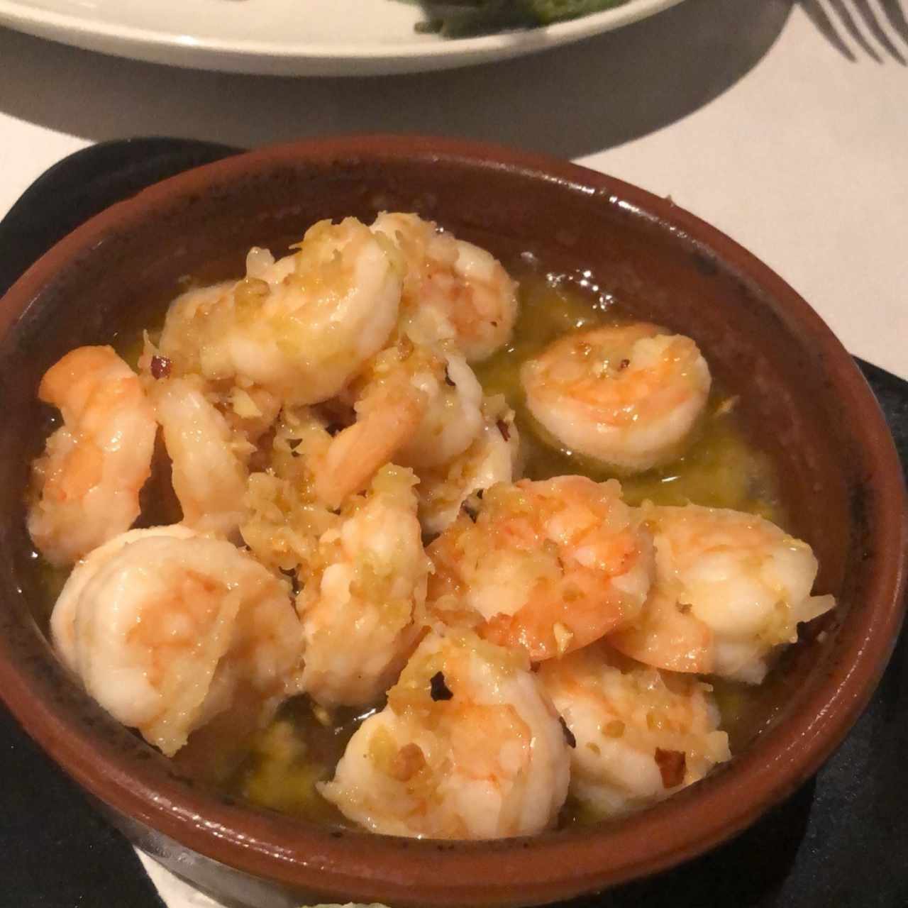 Camarones al ajillo