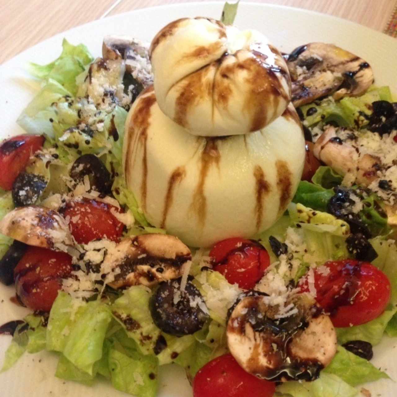 Ensalada de burrata