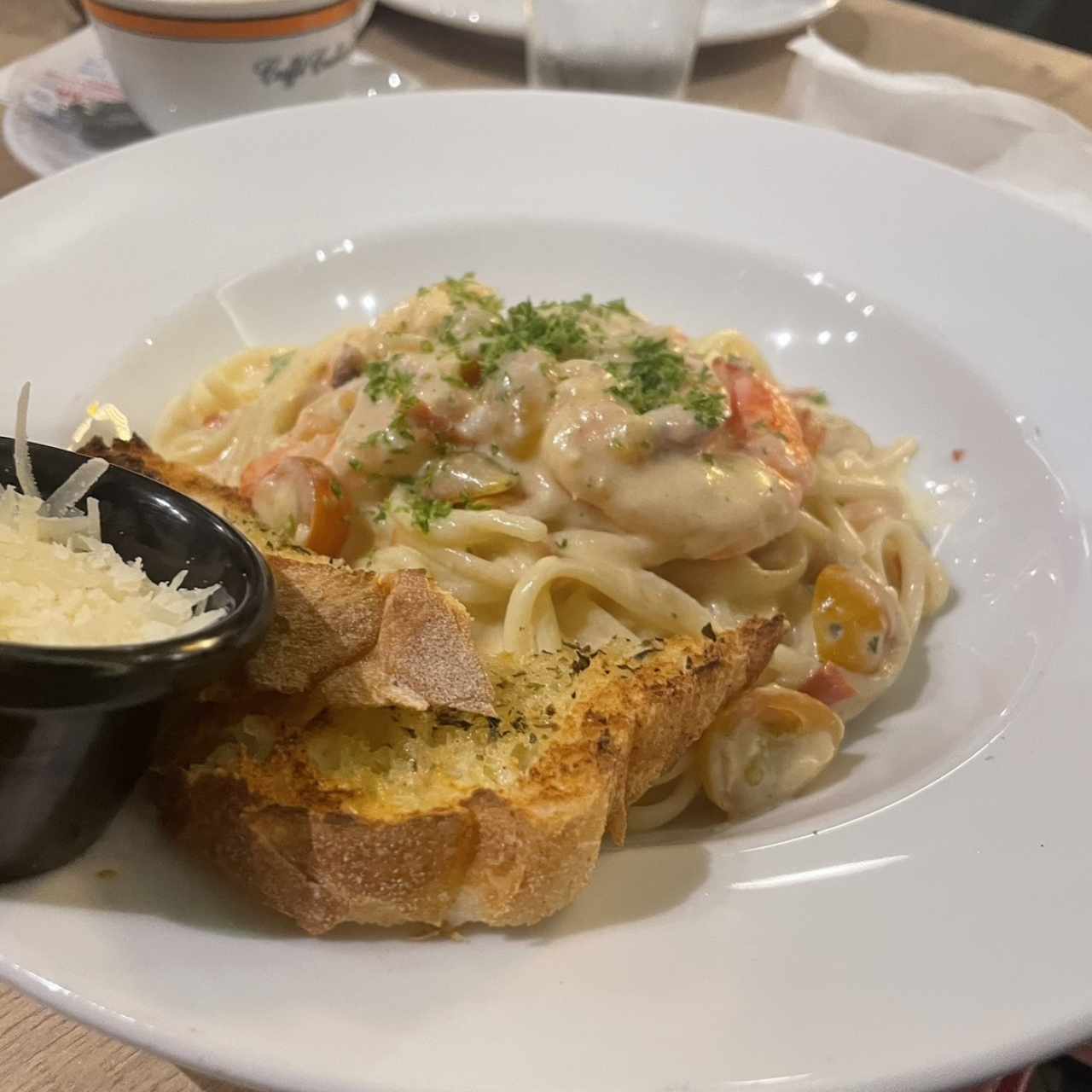 Pastas - Alfredo con Camarones