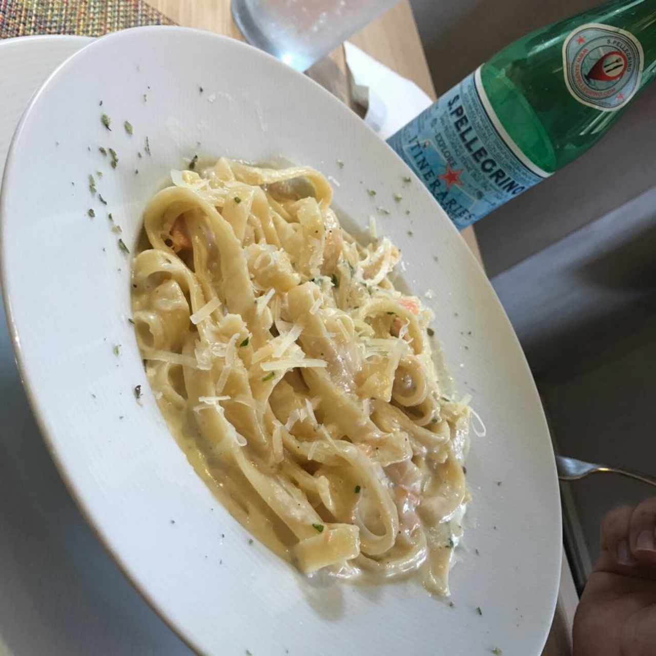 fetuccini Alfredo con salmón