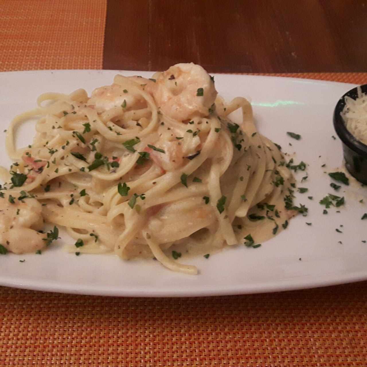 Pasta Alfredo con Camarones