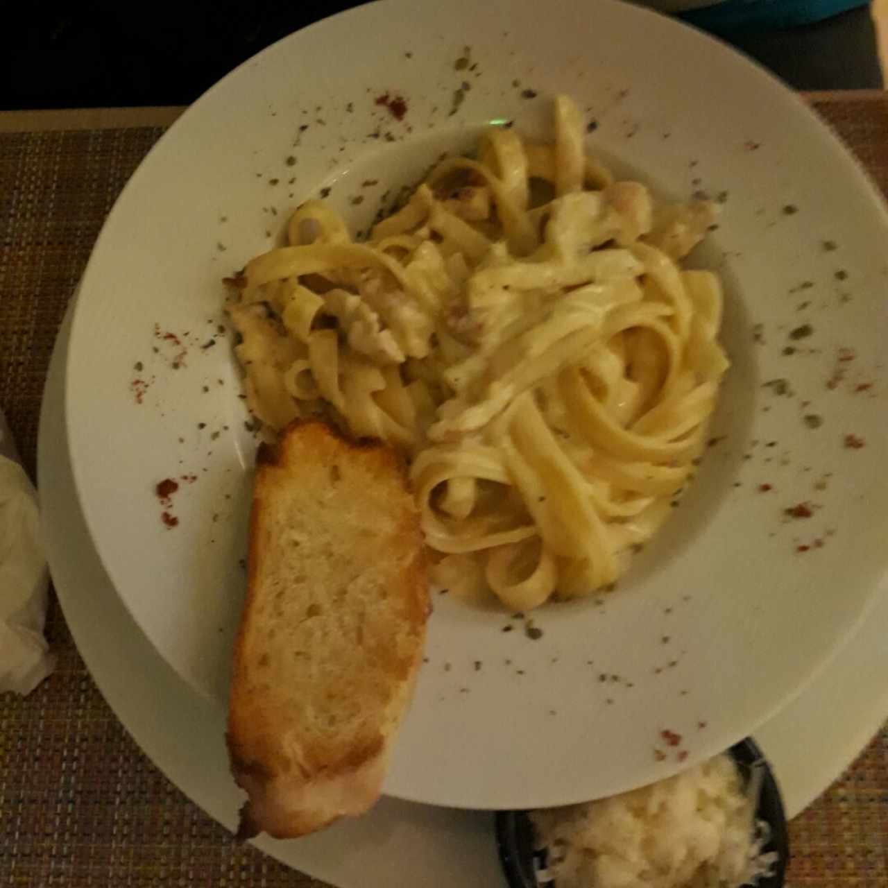 Pasta Alfredo con pollo