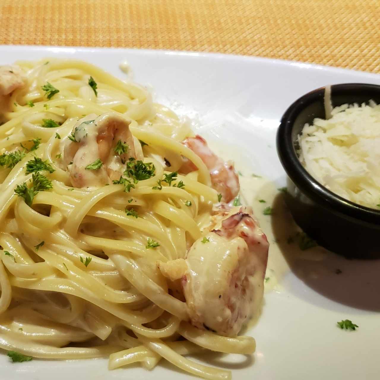 Alfredo con camarones.